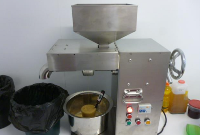 Presa ulei nuca, putere 2Kw - 220V